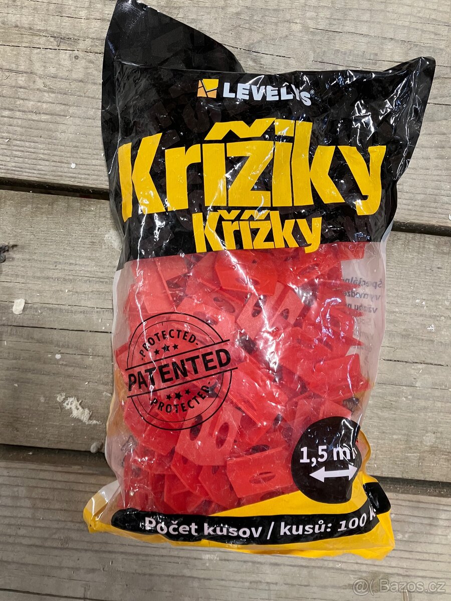 Zbytky materiálu ze stavby