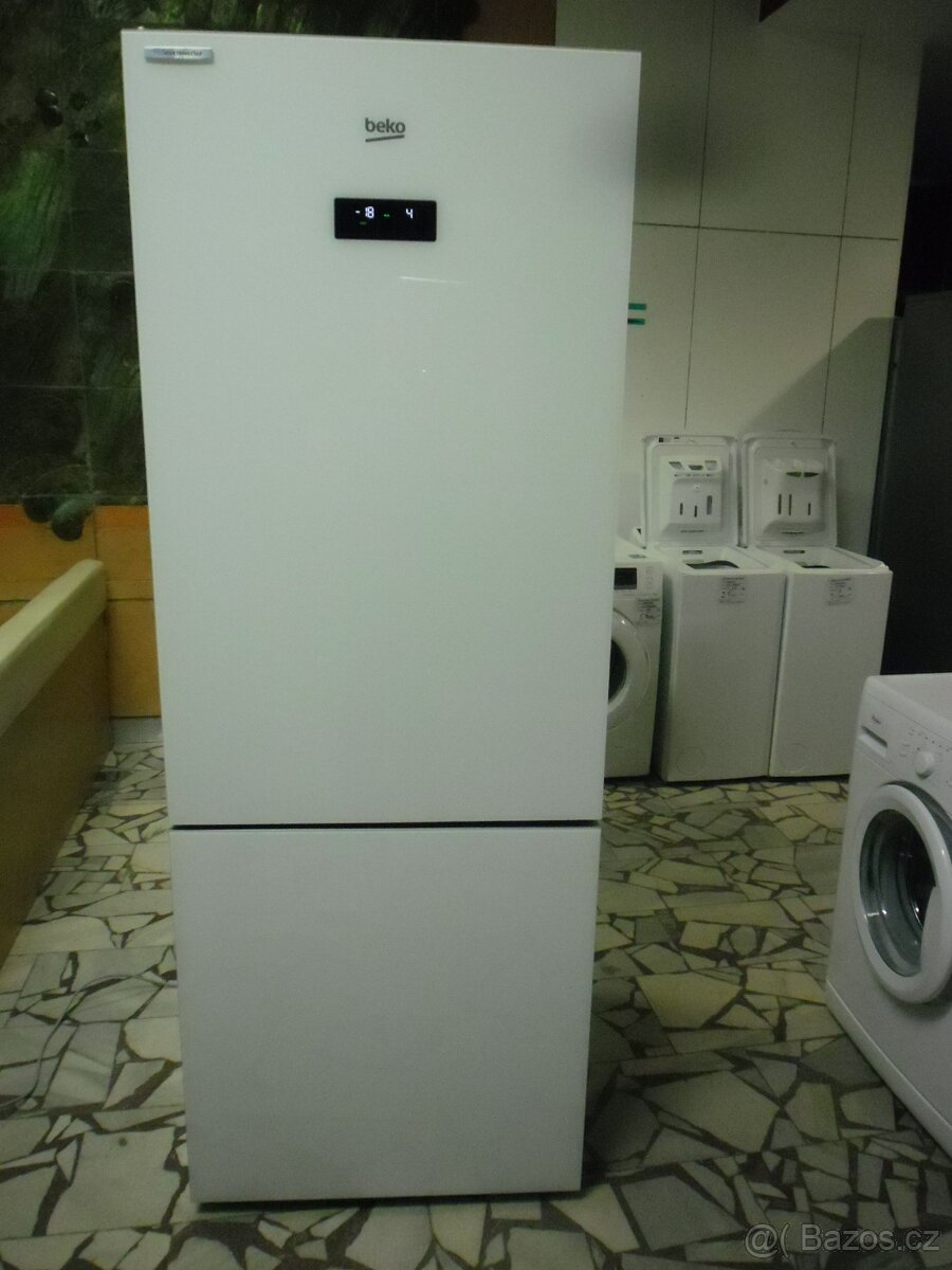 Lednice Beko CNE520EE0ZGW, 190x70 cm, A+++