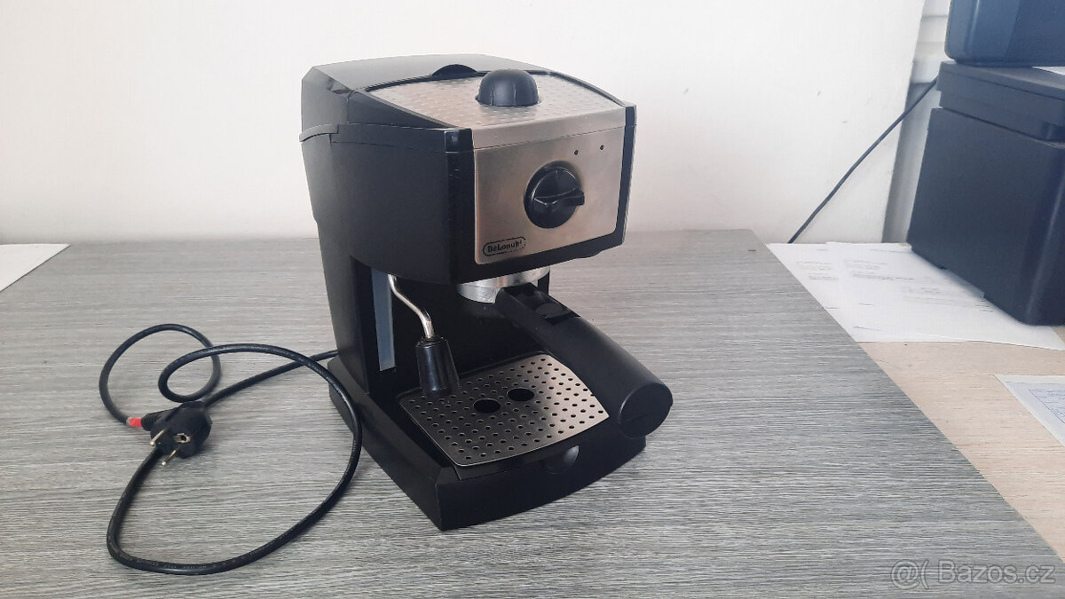 Pákový kávovar DeLonghi