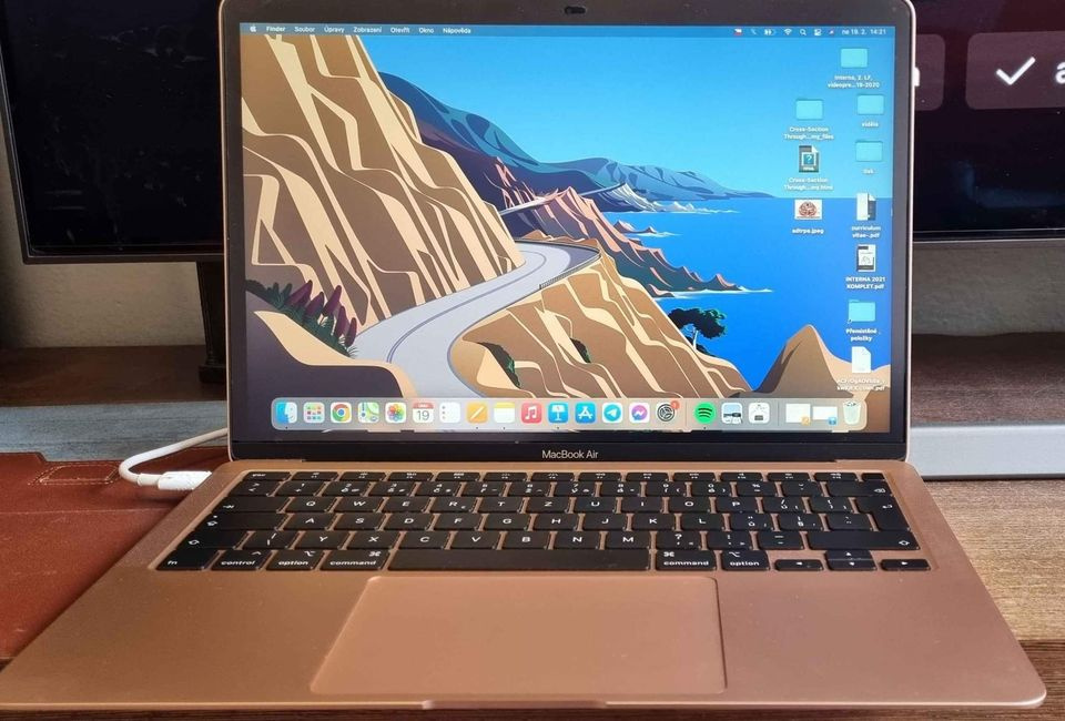 Apple MacBook Air pro rok 2020 256GB