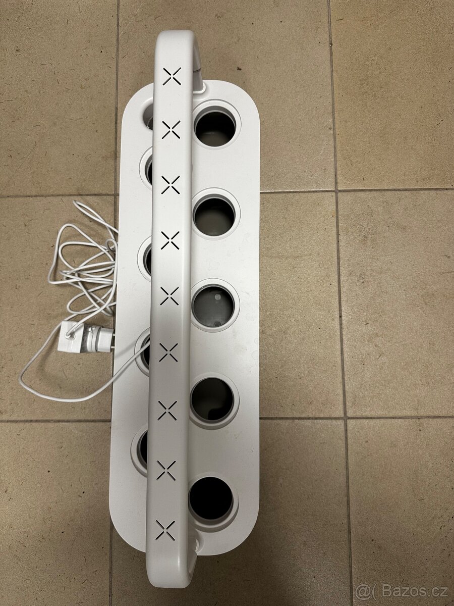 Click and Grow Smart Garden 9 bílý kvetinac