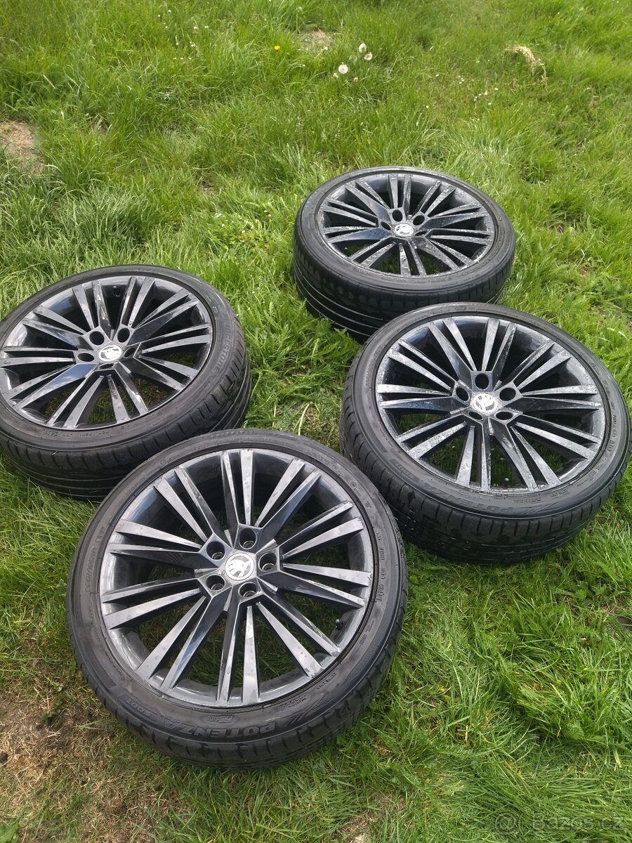 ALU Kola- originál Škoda, Superb III,5x112 R 19/ Canopus