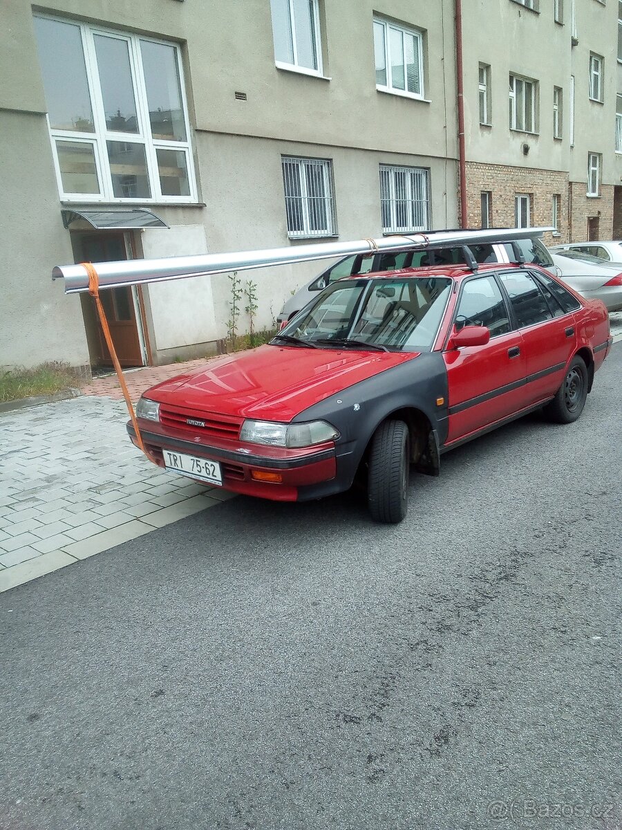 Toyota Carina 2