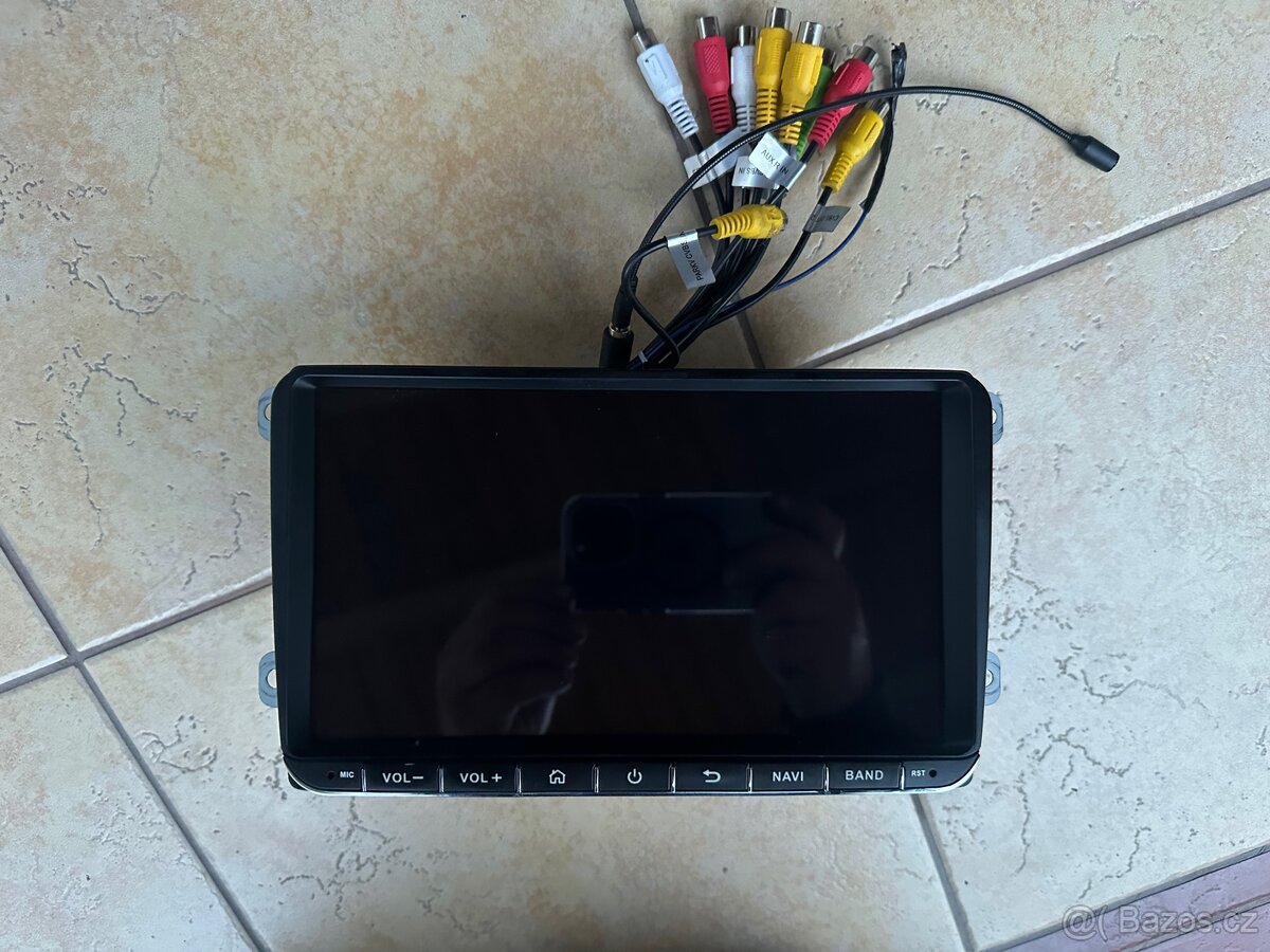 VW Škoda navigace radio.