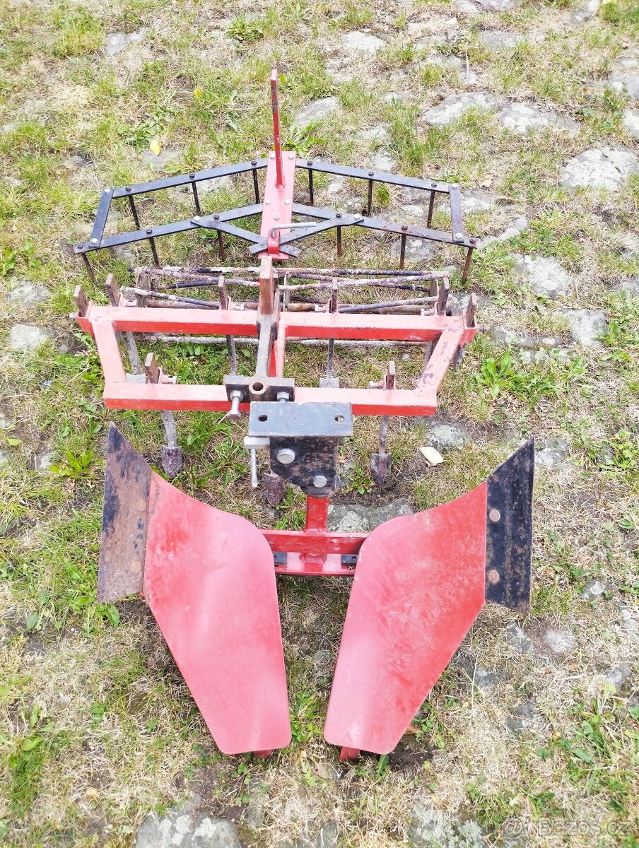 Kombinátor,obracecí pluh,brány ,orební návleky Mountfield.