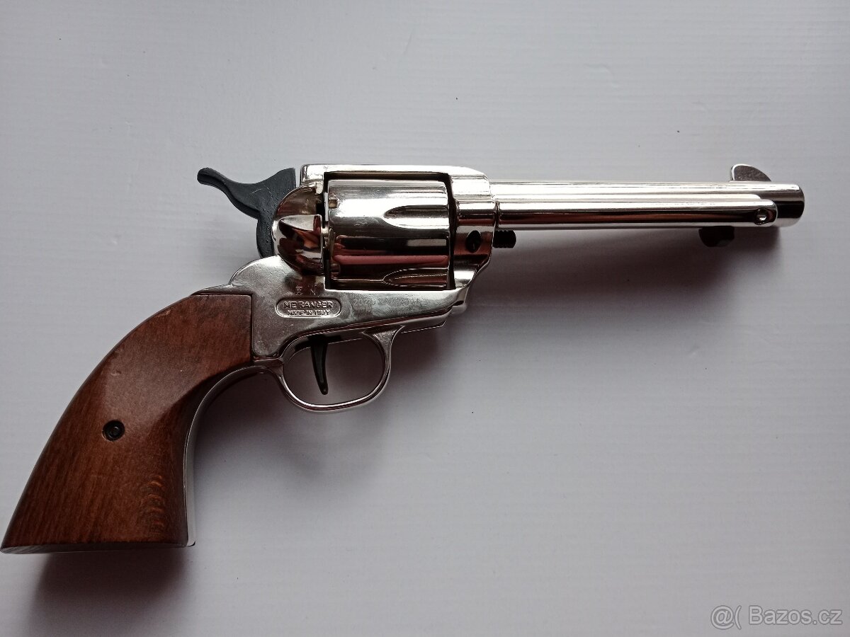 Westernový Kovbojský Revolver PEACEMAKER