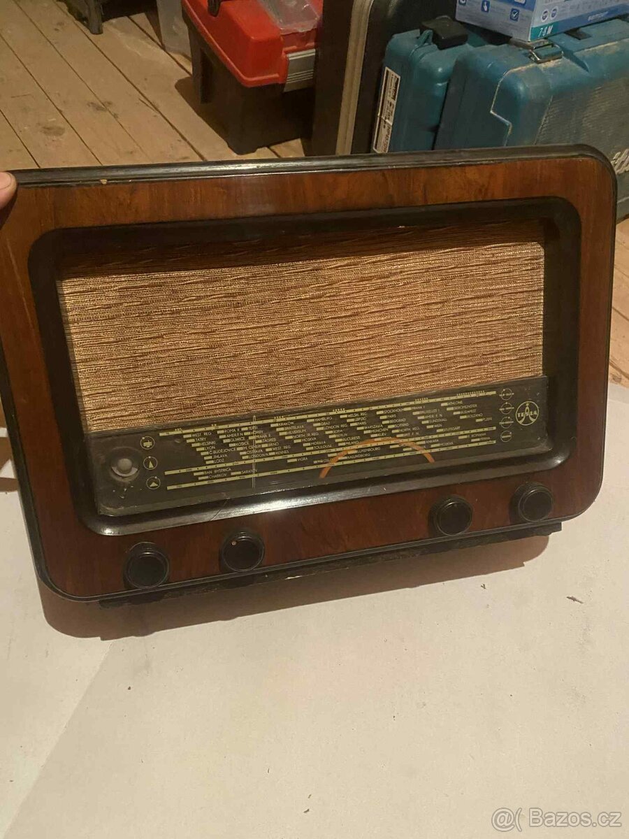 Lampové rádio TESLA – retro poklad
