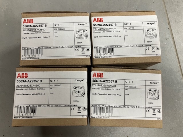 ABB Tango bílá zásuvka s USB