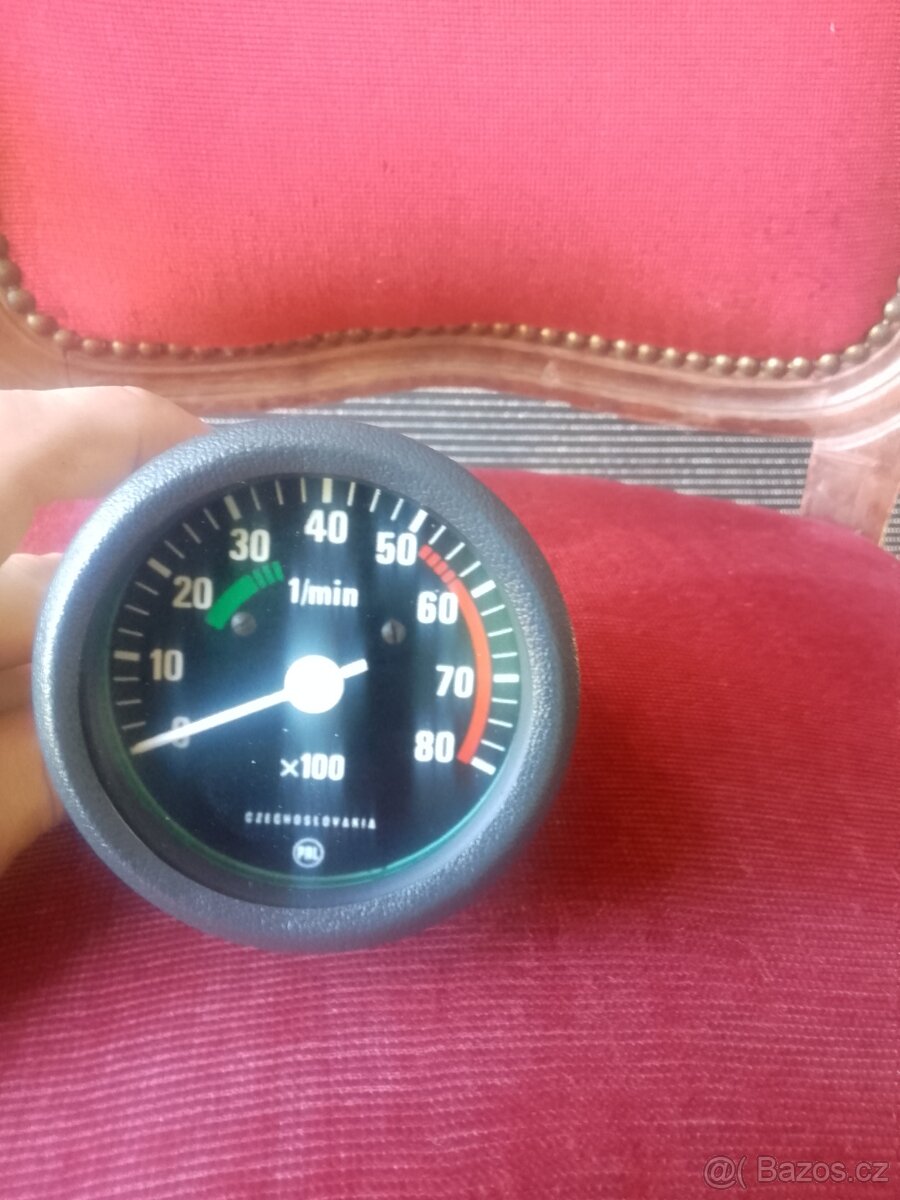 Otáčkoměr škoda 120 gls ls Rapid