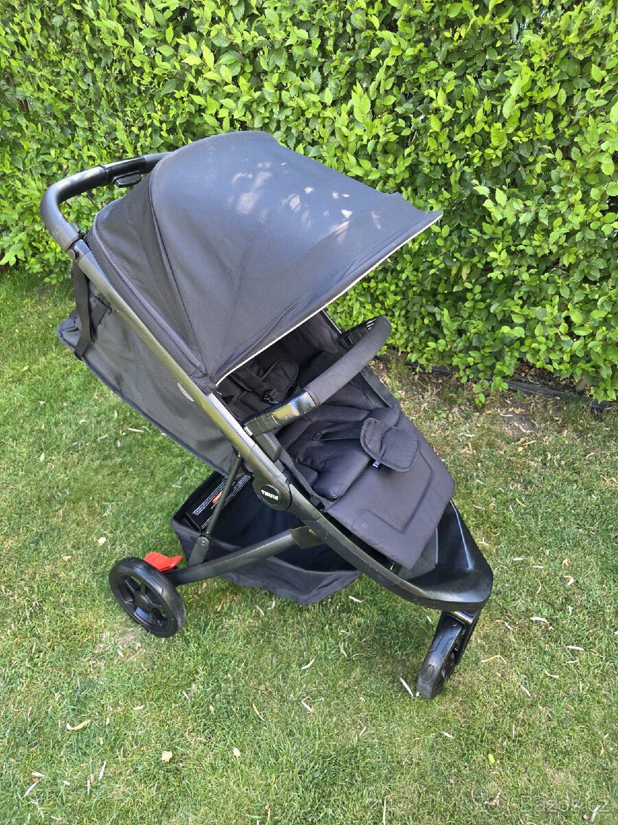 Kočárek THULE Spring Stroller Midnight Black