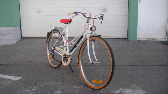 Peugeot, 1985, dámské kolo, bílé