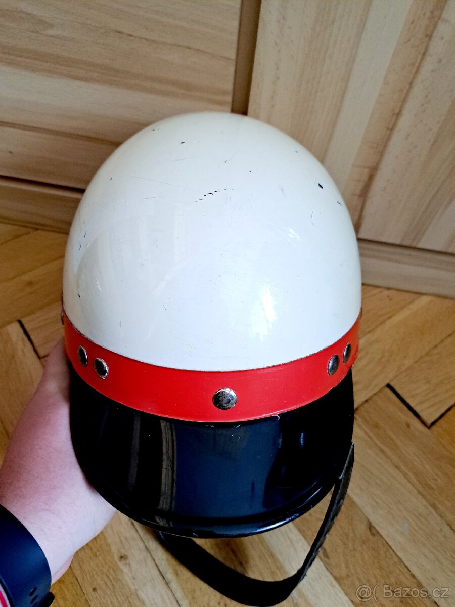VB/SNB radiopřilba, přilba policejní motohlídky