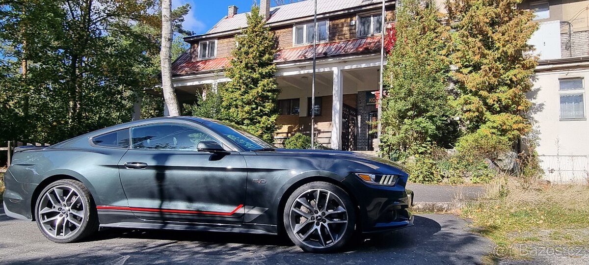 PRONÁJEM VOZU FORD MUSTANG 5.0 GT