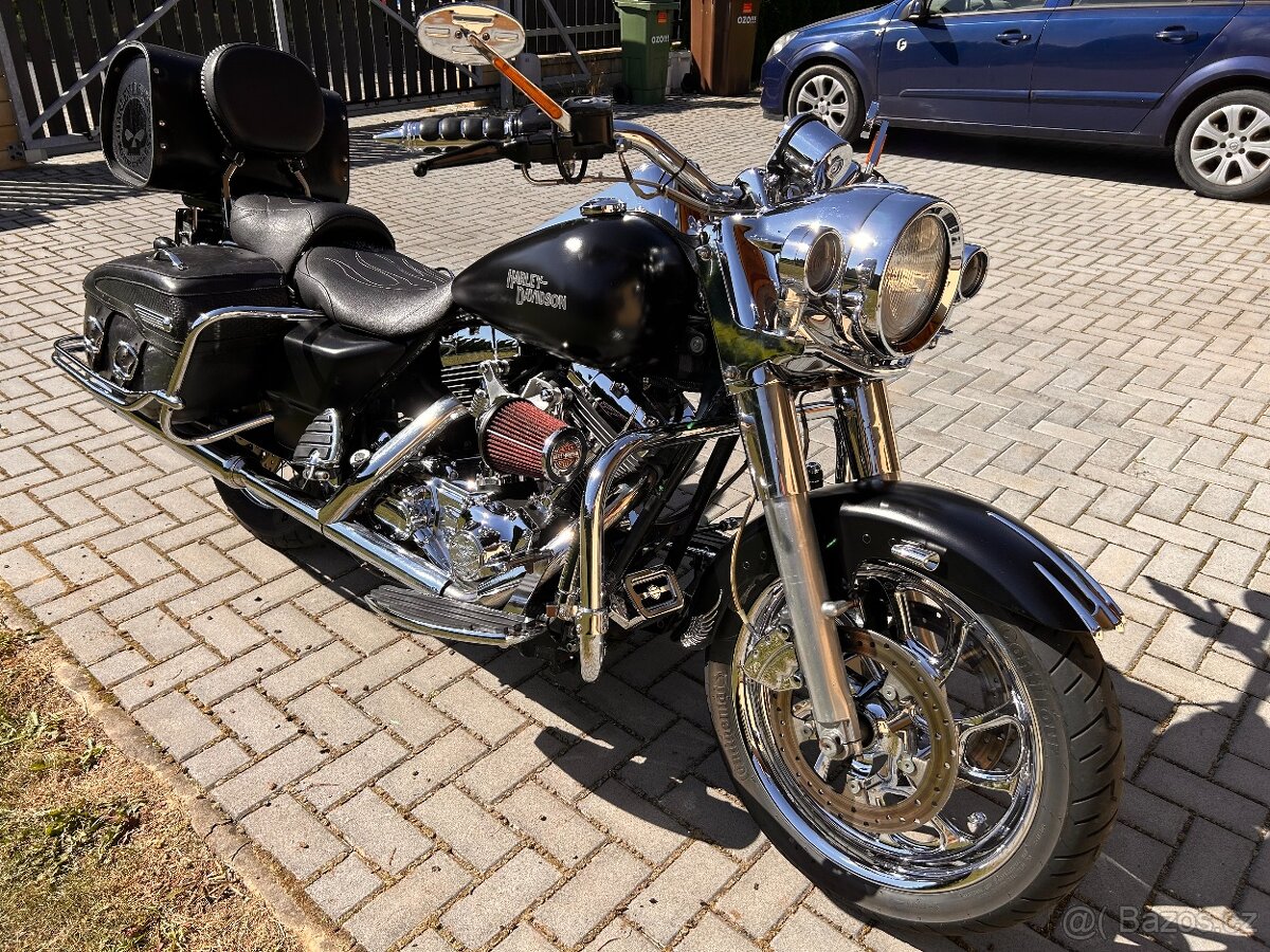 HARLEY-DAVIDSON ROAD KING CLASSIC FLHRCI
