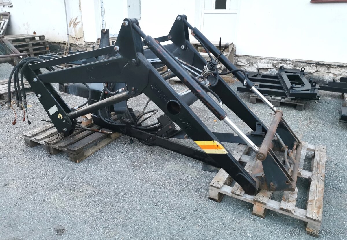 ČELNÍ NAKLADAČ NA ZETOR 7245
