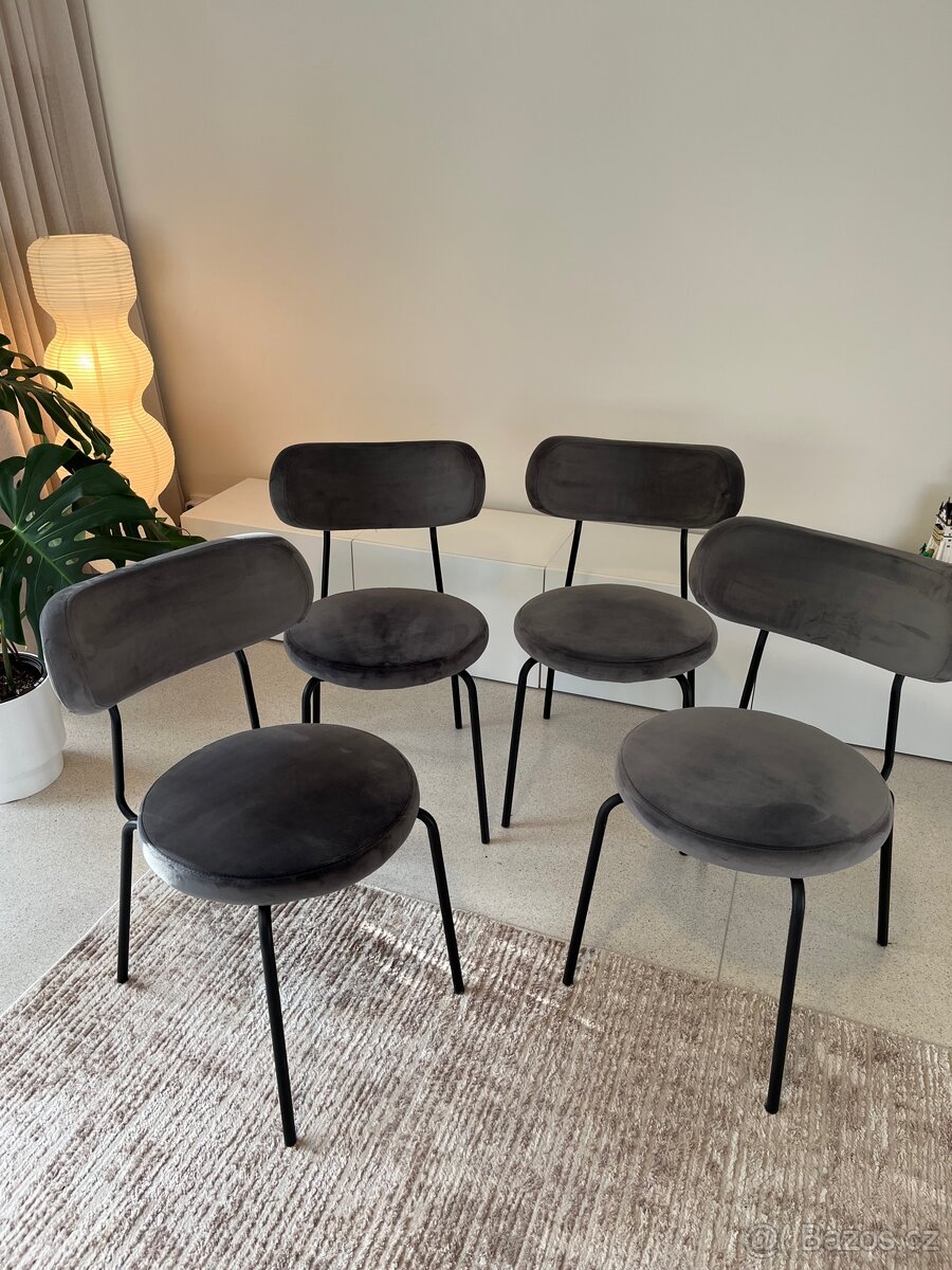 Sametová jídelní židle