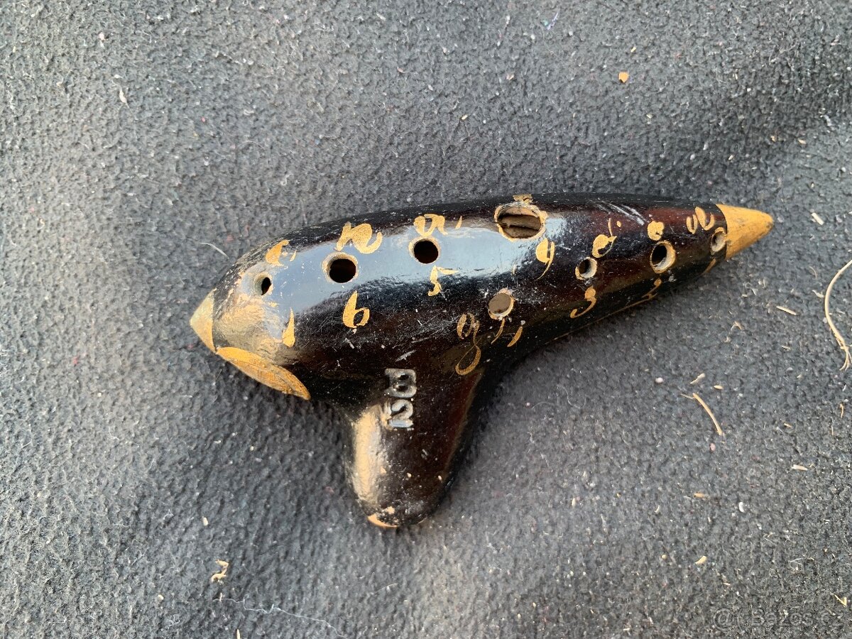 Starožitný hudební nástroj Okarina