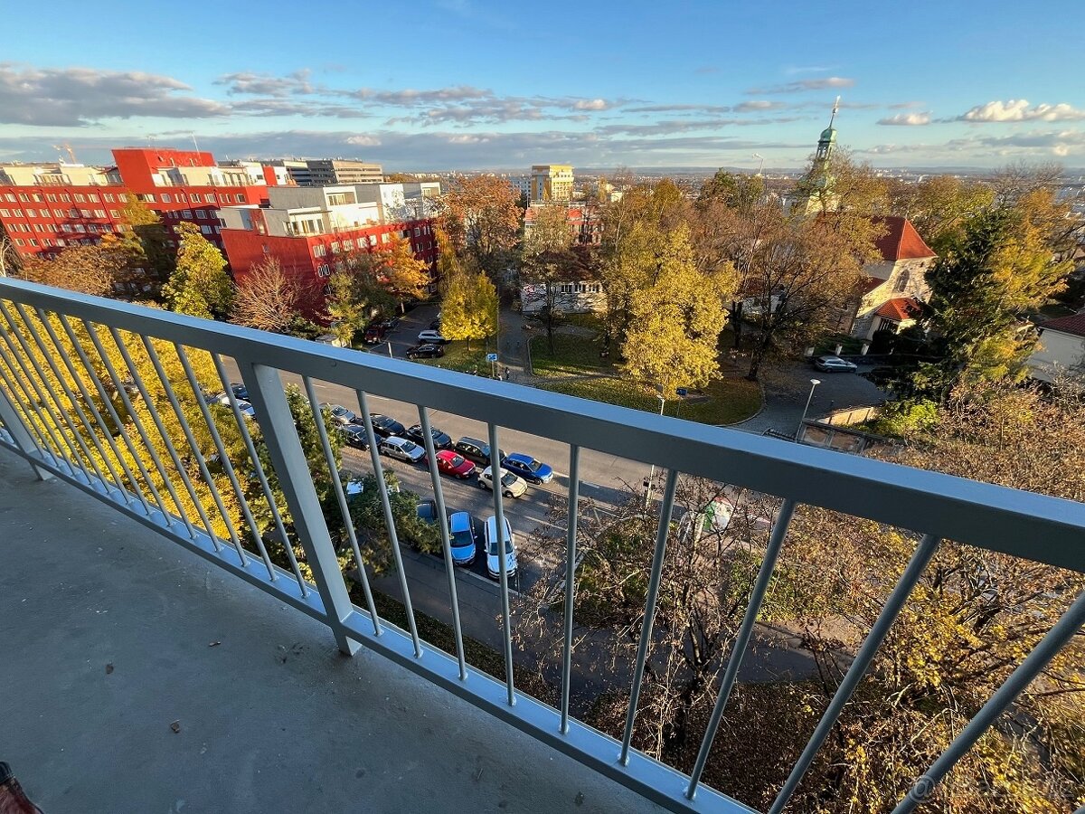 byt 1+1, Praha 9 - Prosek, balkon, blízko metra a mhd