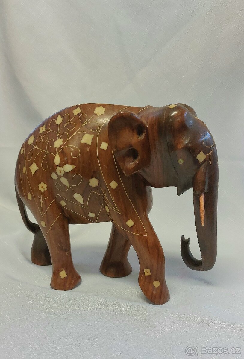 Dřevěný slon