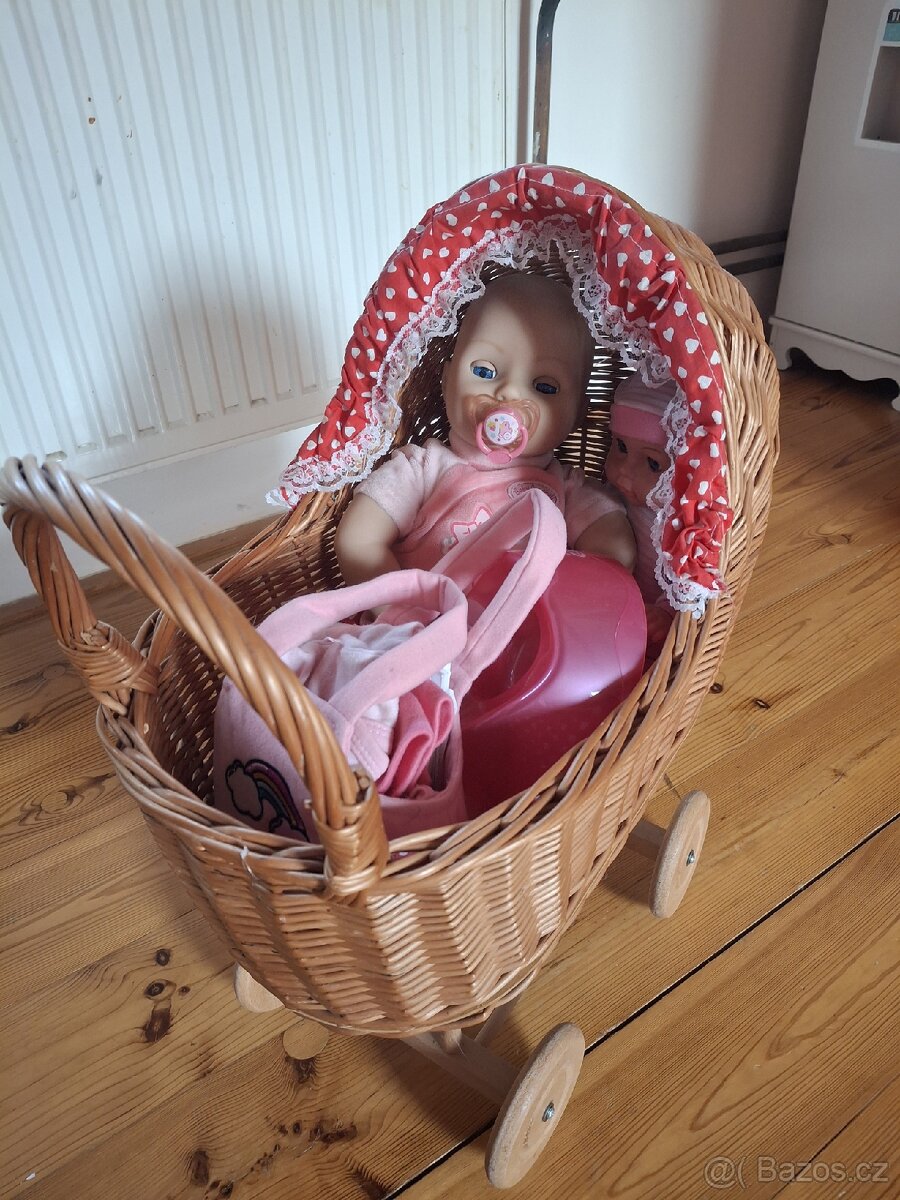 Panenka Baby born s kočárkem