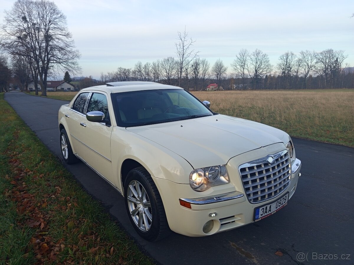 CHRYSLER 300C 5.7HEMI AWD VÝMĚNA MOŽNÁ