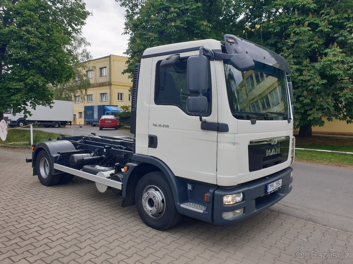 Man tgl 12.240 nosič kontejnerů