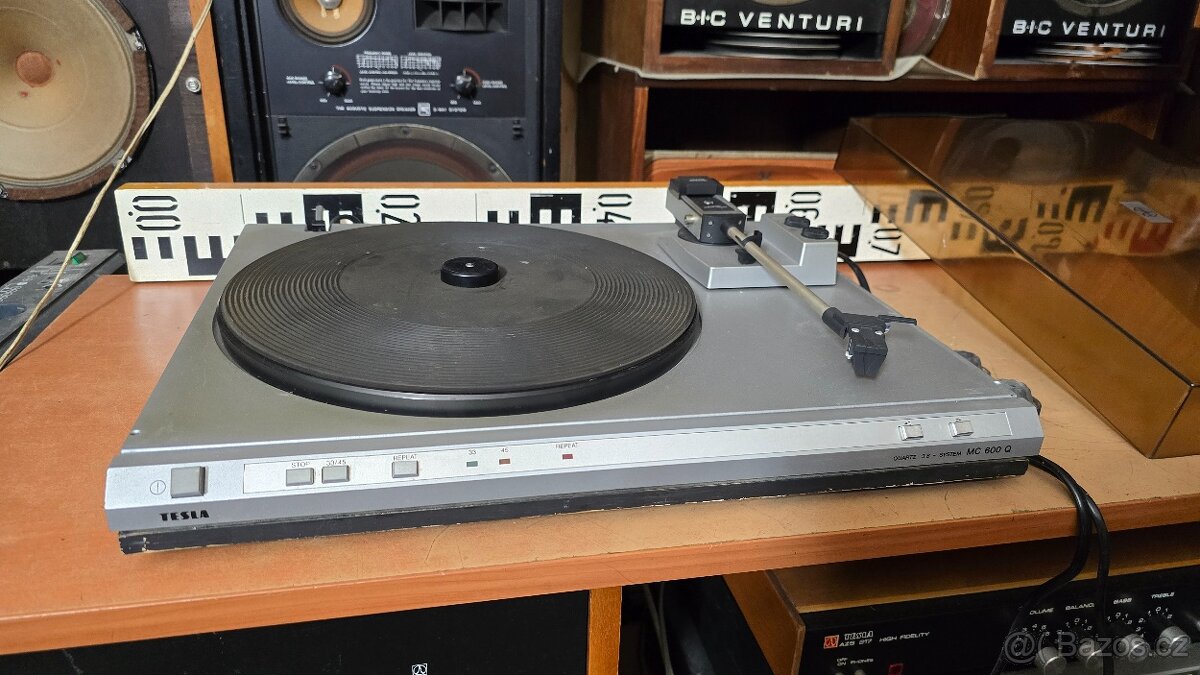 Gramofon TESLA MC 600 Q (vyboulený talíř)