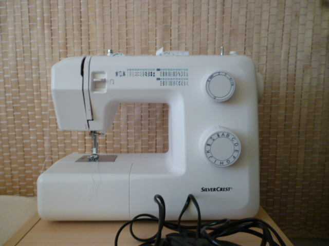 Kufříkový šicí stroj  Silver Crest SNM 33 B1