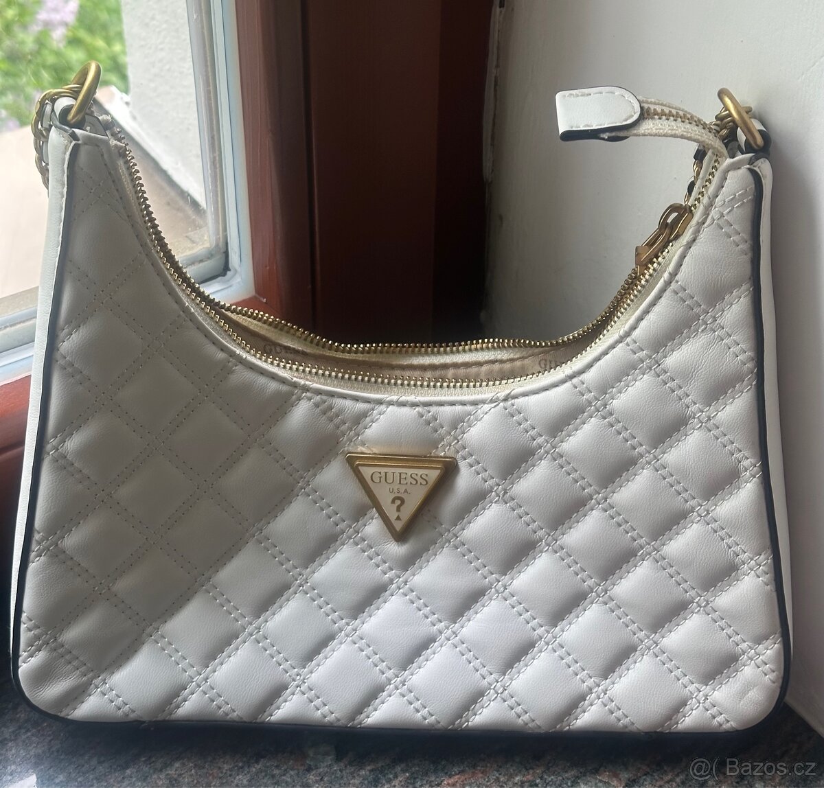 Dámská kabelka pres rameno Guess