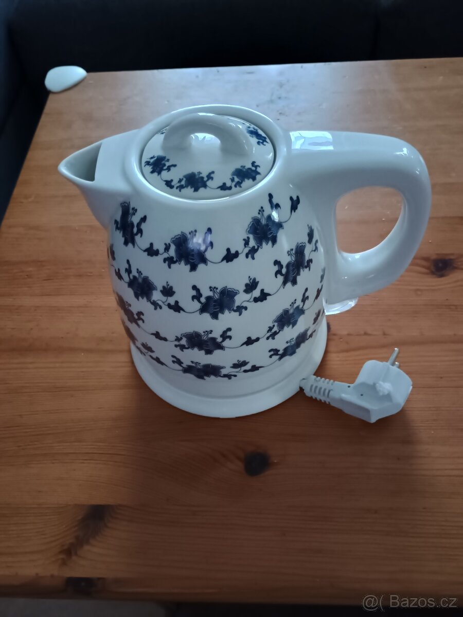 Rychlovarná konvice, keramická