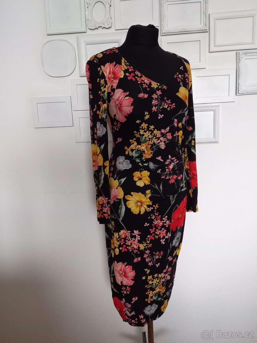 Květované šaty Orsay