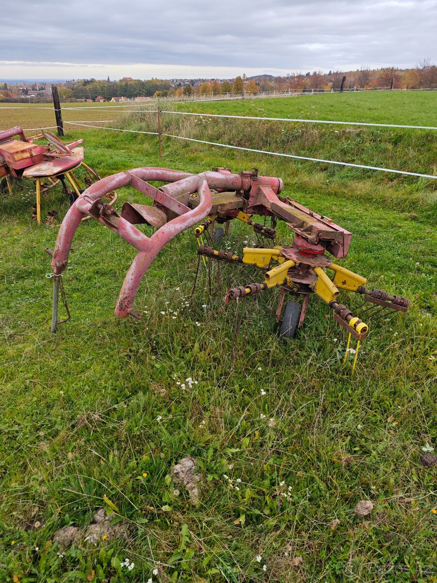 Obracečka nahrnovačka sekačka
