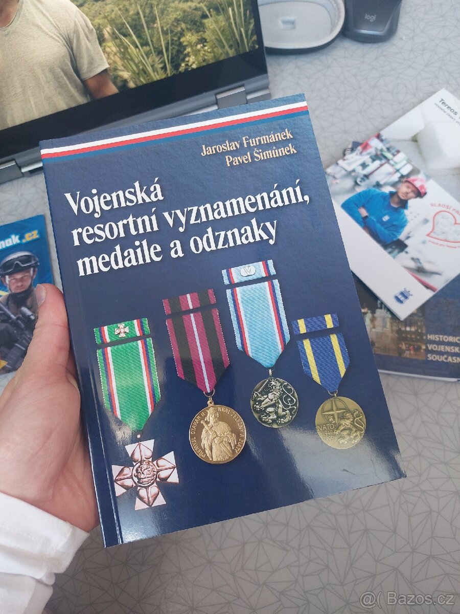 Vojenská resortnívyznamenání, medaile a odznaky