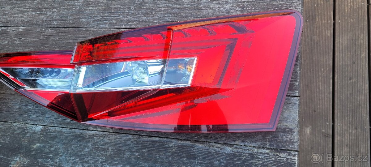 Škoda superb 3 - zadní lampy komplet combi