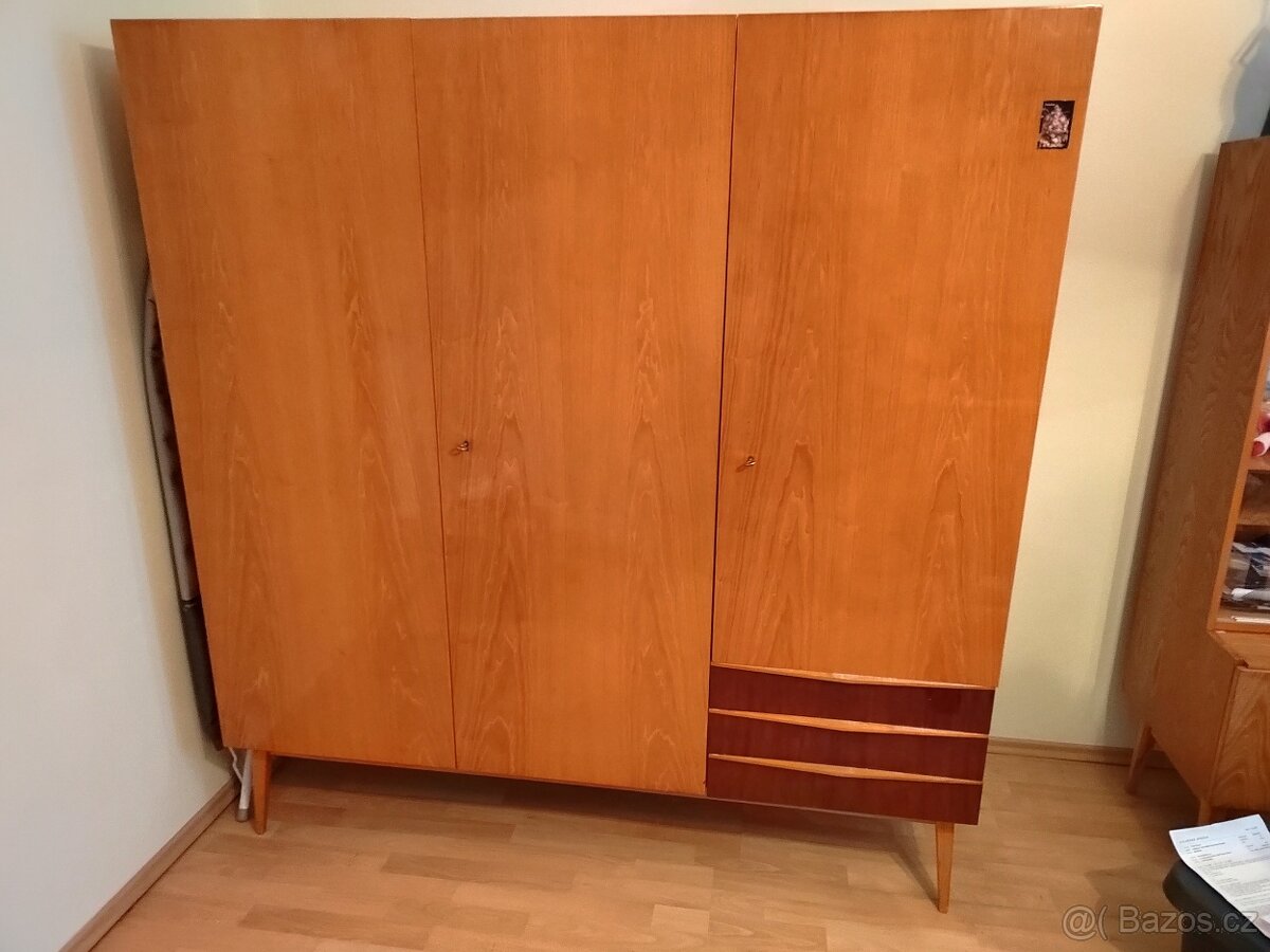 Prodej obývací stěna, šatní skříň