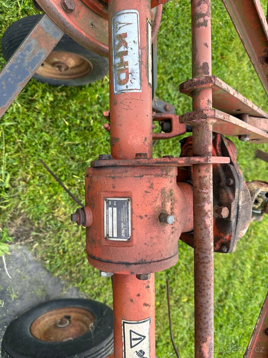 Skulovač ,zhrnovač sena Deutz-Fahr