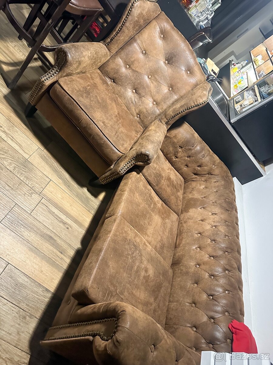Prodej stylové sedací soupravy Chesterfield