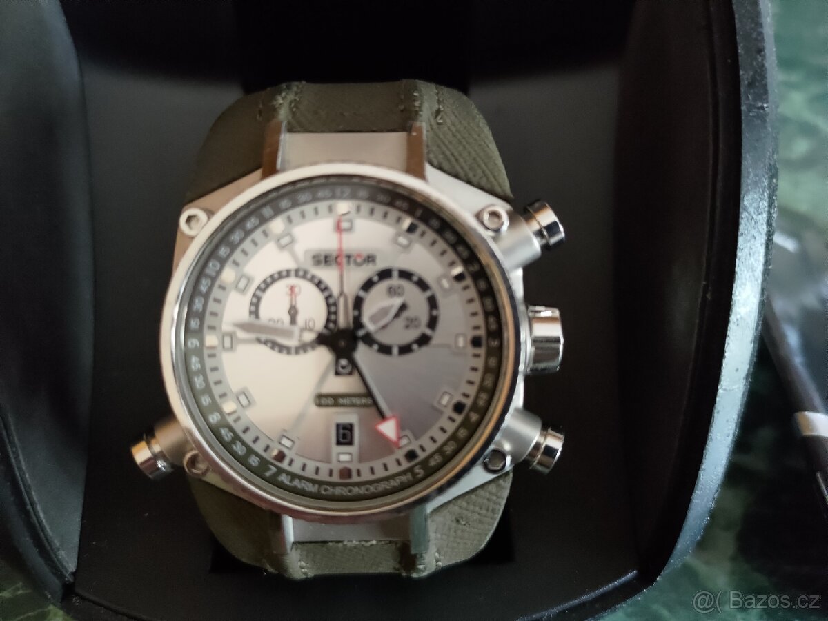 Prodám švýcarské hodinky s italským designem sector