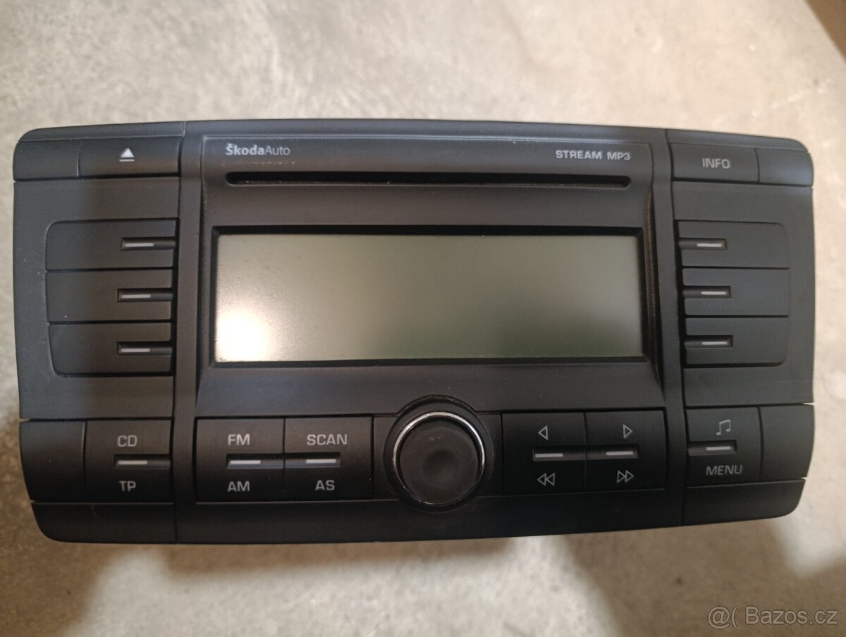 Autorádio Škoda Stream s rámečkem