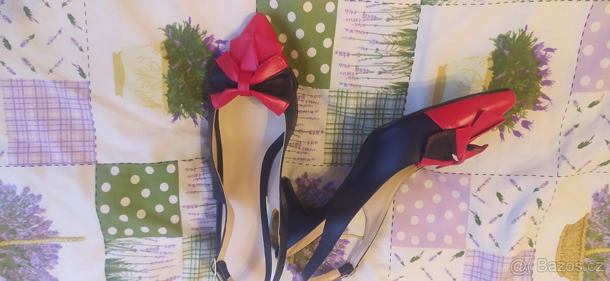 Prodám nádherné Italské nové střevíčky vel.38 Zn.Lacivert