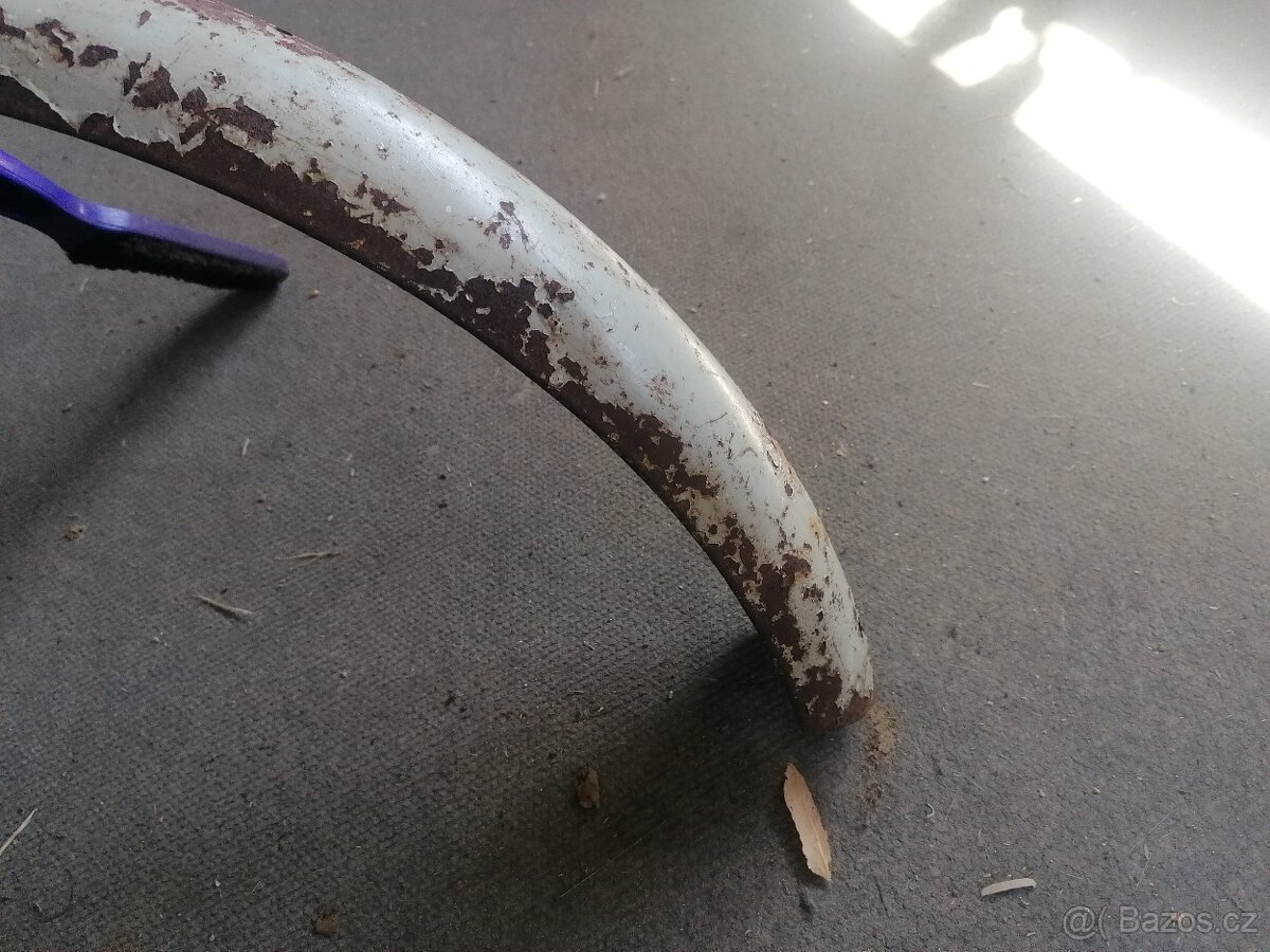 Zadný blatník na Stadion s11