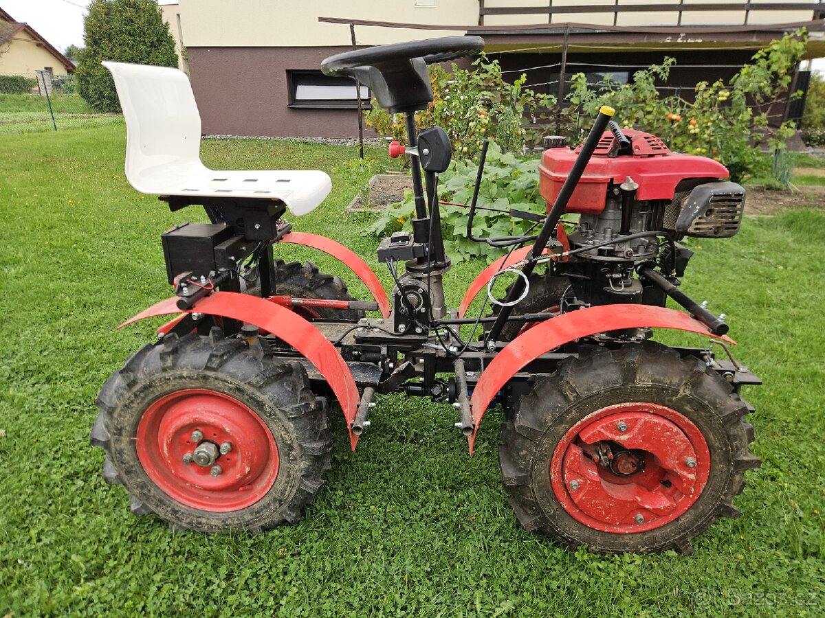 Traktůrek Vari 4x4
