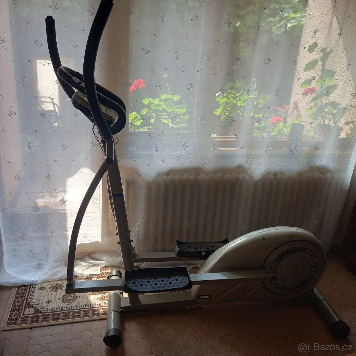 Eliptický trenažér HMS magnetic - pro těžší váhu