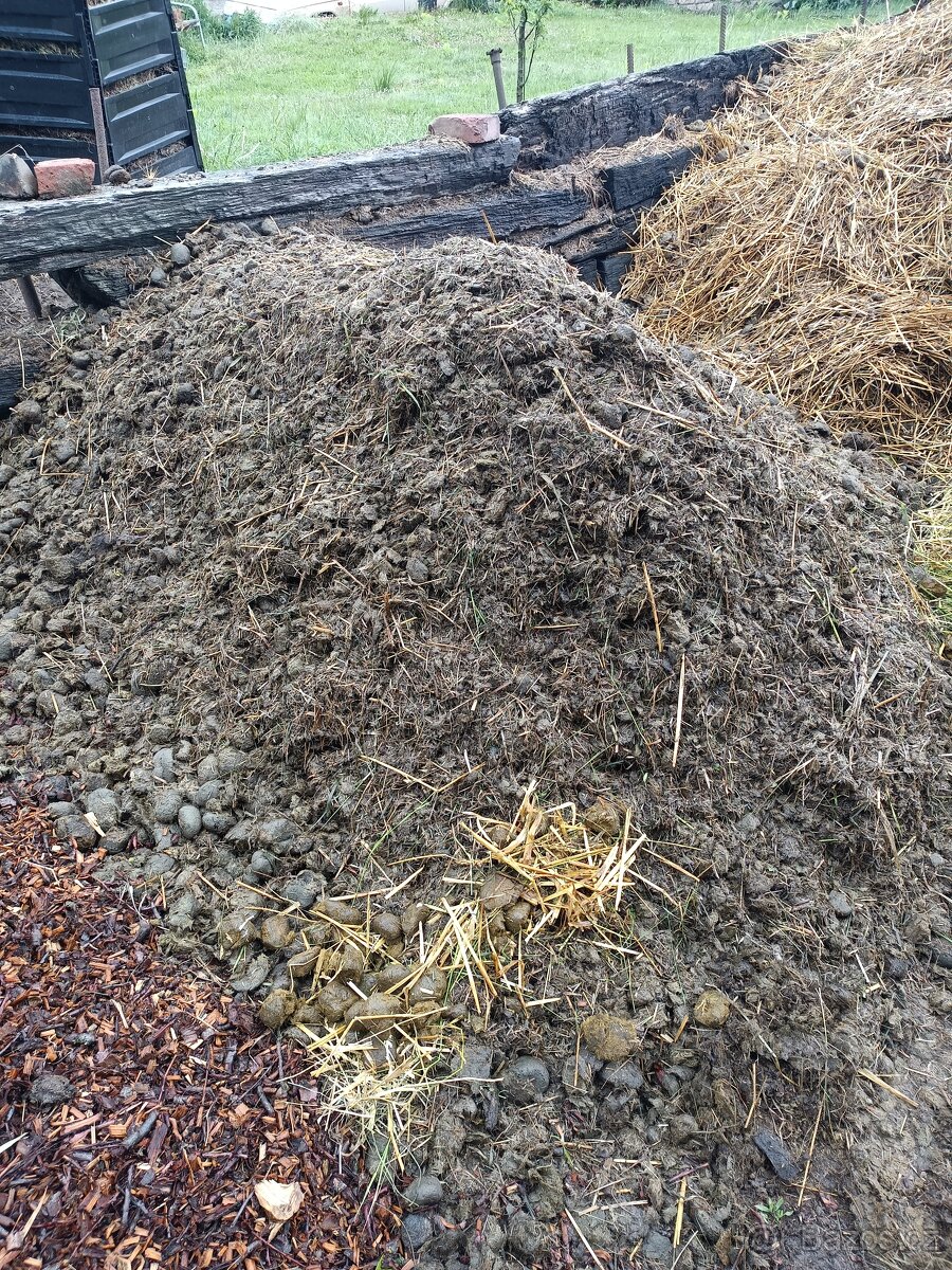 Koňský hnůj zadarmo