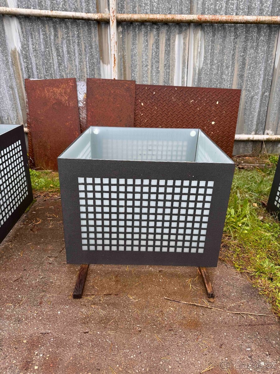 Prodám květináče