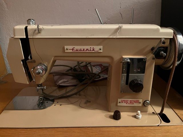 Šicí stroj Lucznik 414