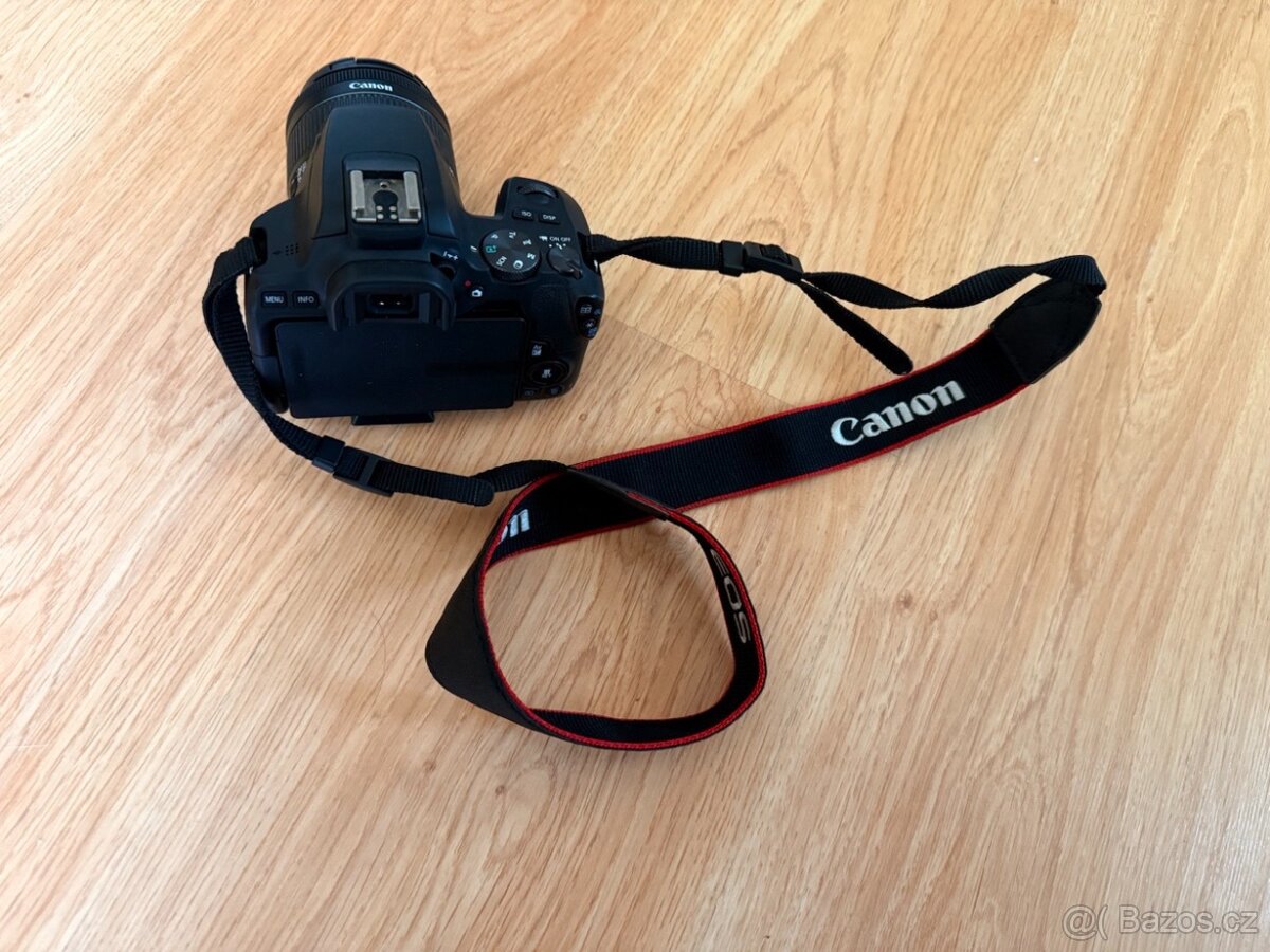 Canon EOS 250D+ blesk + stativ + brašna