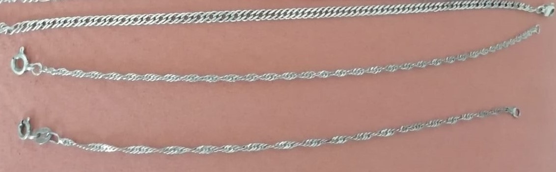 Prodám 3ks stříbrných náramků a 1ks stříbrný přívěšek