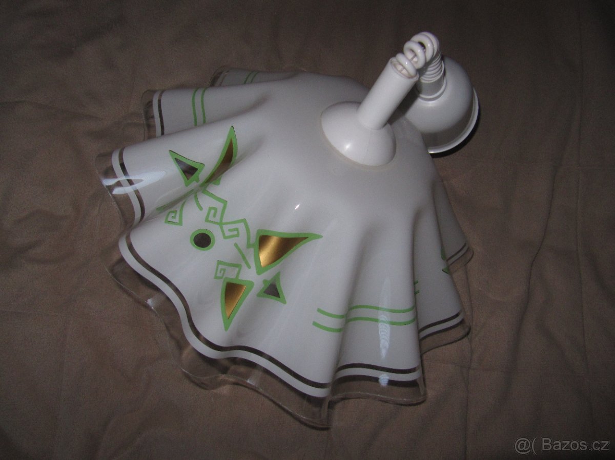 PLASTOVÝ LUSTR STAHOVACÍ