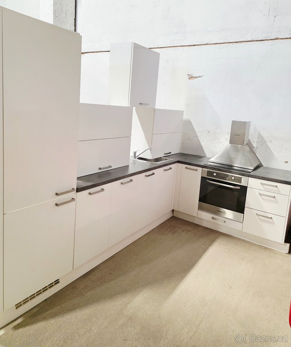 Kuchyňská linka se spotřebiči